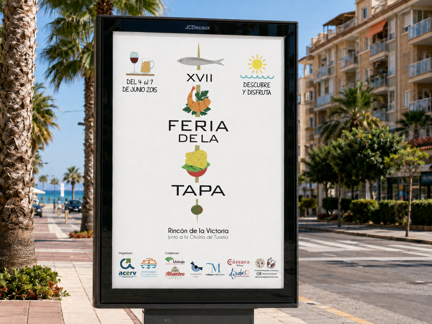 Cartel de la Feria de la Tapa de Rincón de la Victoria en un mupi en la calle